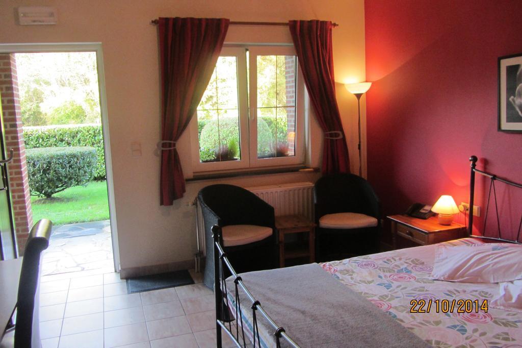 Auberge De La Lesse Celles  Bilik gambar
