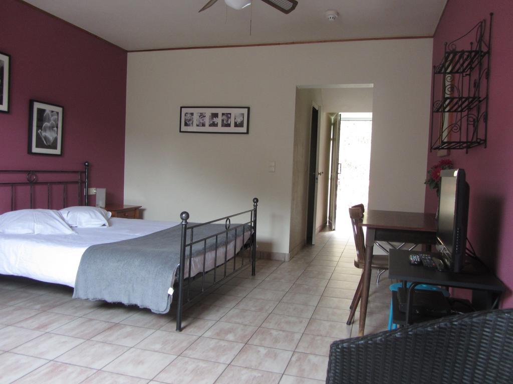 Auberge De La Lesse Celles  Luaran gambar