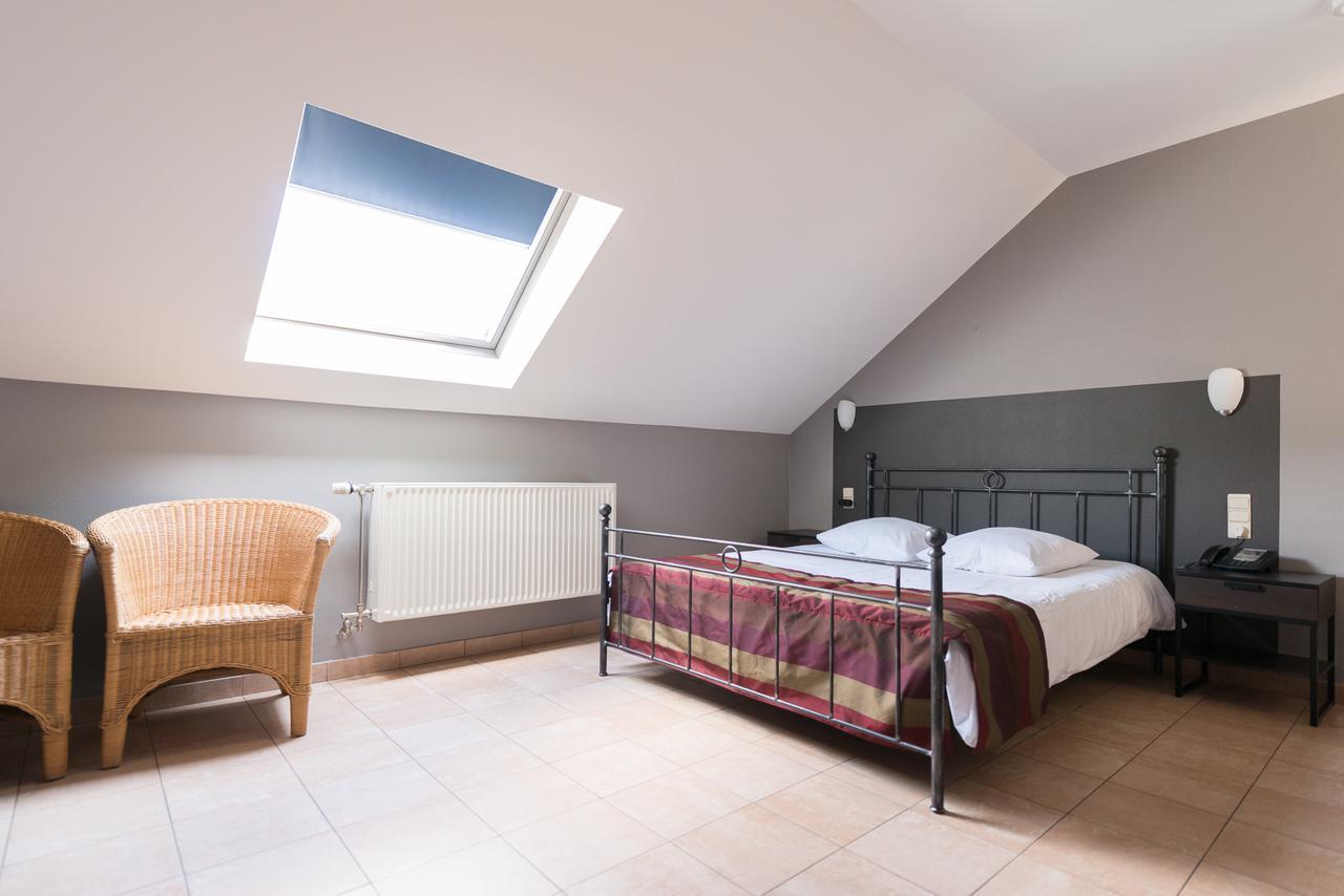 Auberge De La Lesse Celles  Luaran gambar