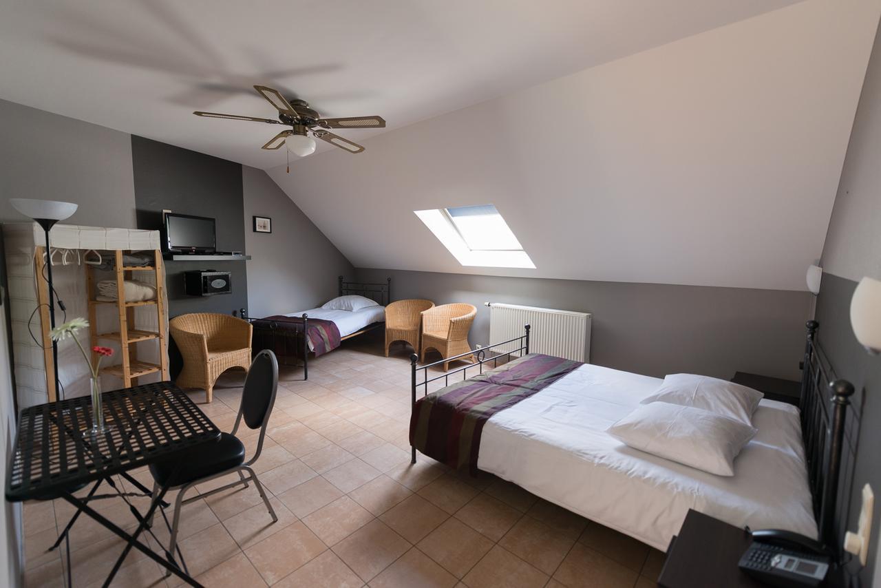 Auberge De La Lesse Celles  Luaran gambar